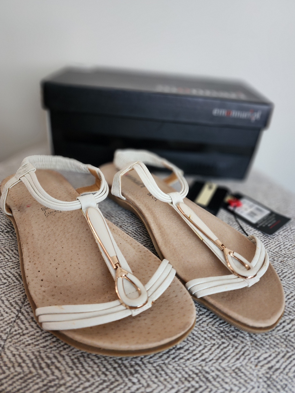 Monnari Polish Designer Genuine Leather White Sandals sz 36 (5.5-6)